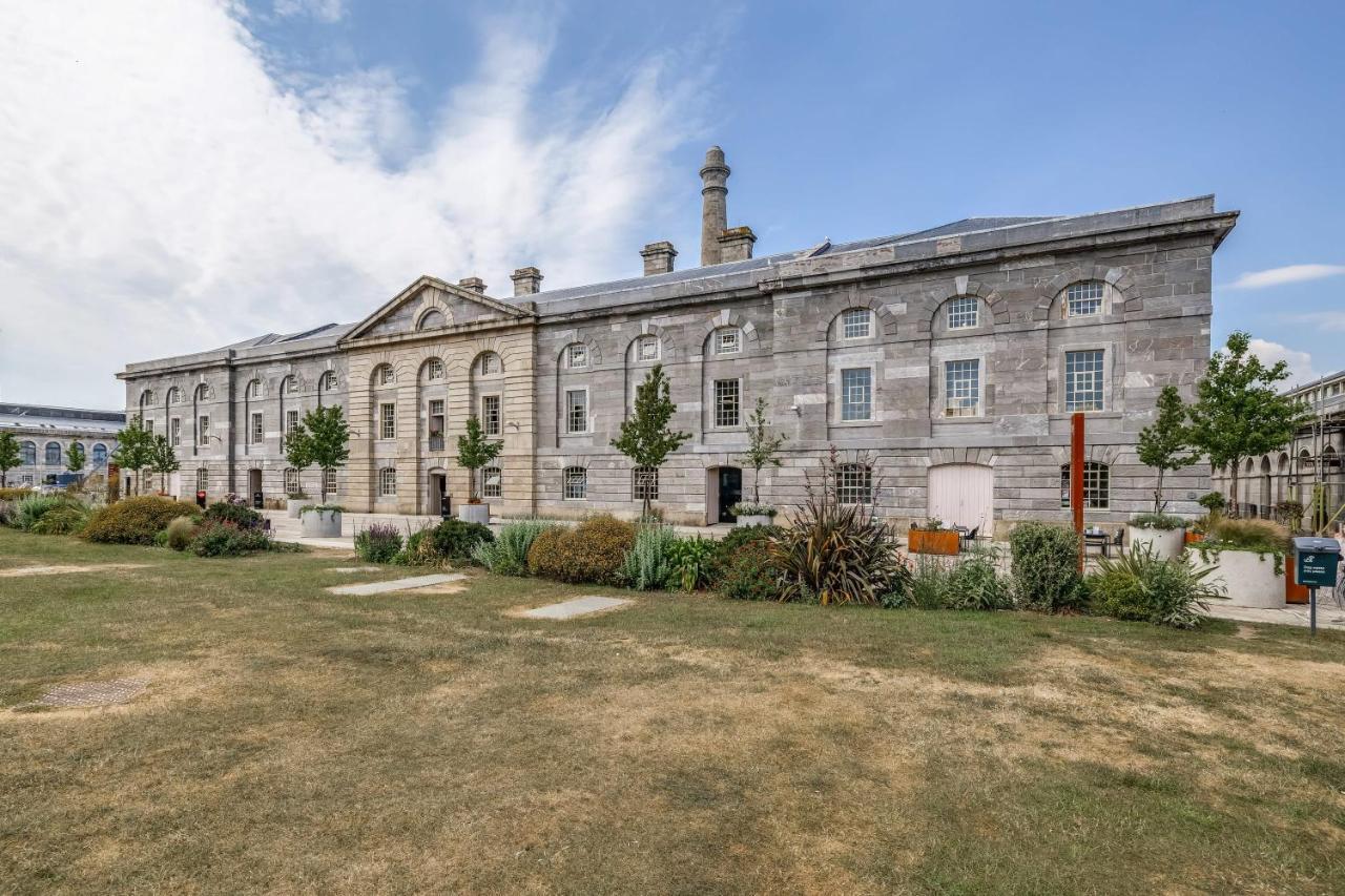 Luxury 2 Bed Apartment In Historic Royal William Yard 普里茅斯 外观 照片