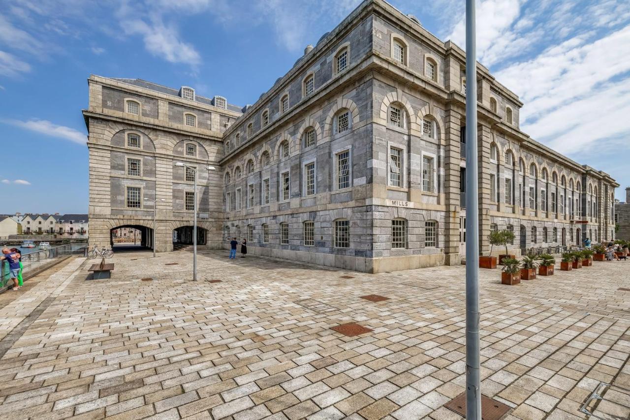 Luxury 2 Bed Apartment In Historic Royal William Yard 普里茅斯 外观 照片